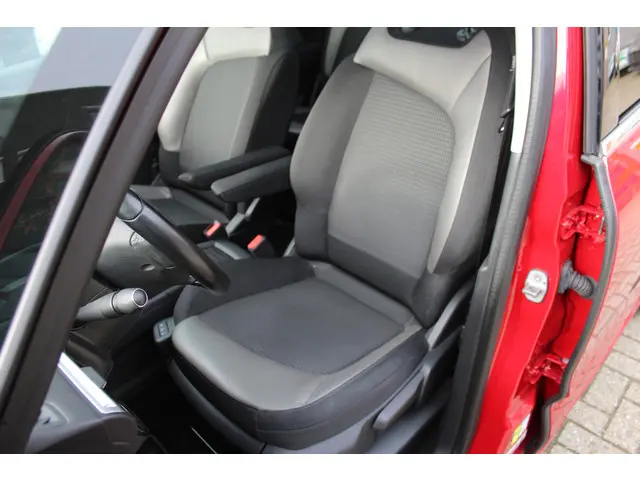Citroën C4 Spacetourer 1.2 PureTech Shine 2019 Benzine 12