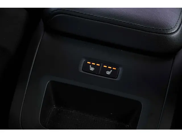 Volvo V60 2.0 B3 Essential Edition 2023 Benzine 27