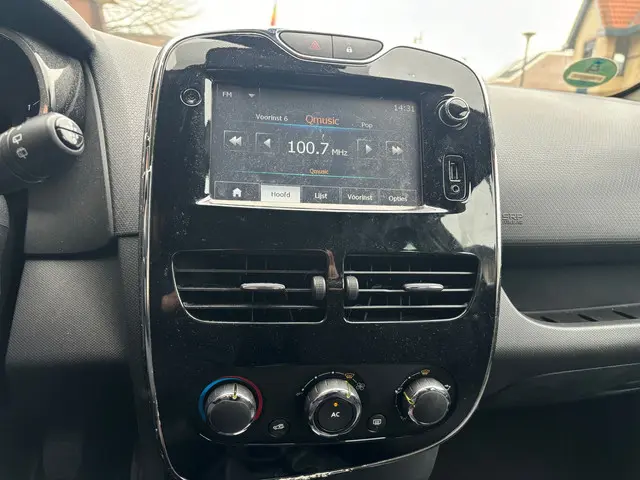 Renault Clio Estate 0.9 TCe Night&Day 2015 Benzine 16