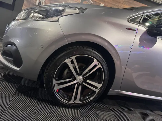 Peugeot 208 1.2 PureTech GT-Line 2019 Benzine 22