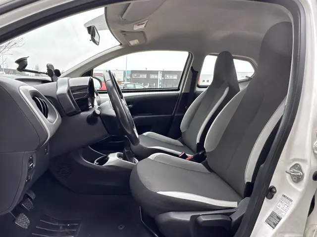 Toyota Aygo 1.0 VVT-i x-nav 2018 Benzine 8