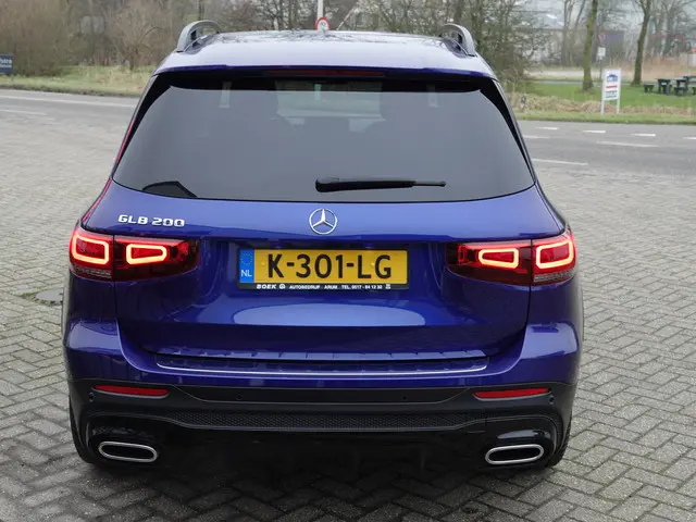 Mercedes-Benz GLB 200 Bus. Sol. 165PK AMG 2021 Benzine 8