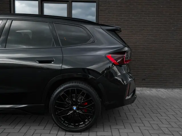 BMW X1 sDrive18i 2024 Benzine 32