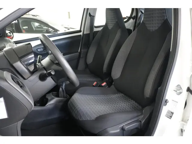 Peugeot 108 1.0 e-VTi Active 2020 Benzine 6