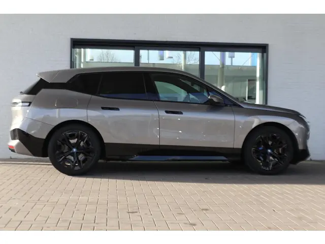 BMW iX xDrive40 2024 Elektrisch 2