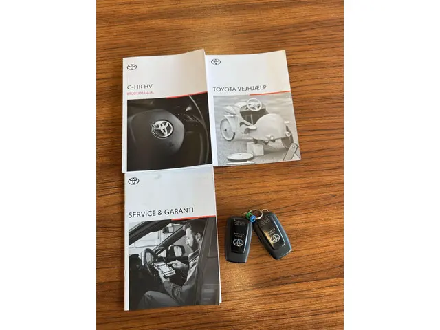 Toyota C-HR 1.8 Hybrid Dynamic 2022 Hybride Benzine 20