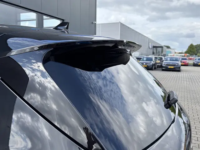 Ford Kuga 2.5 PHEV ST-Line X 2023 Hybride Benzine 12