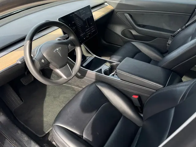 Tesla Model 3 Standard RWD Plus 60 kWh 2019 Elektrisch 6