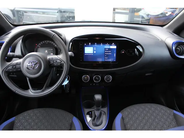 Toyota Aygo X 1.0 VVT-i S-CVT Pulse Automaat 2024 Benzine 13