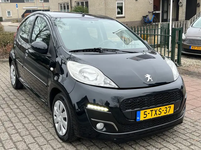 Peugeot 107 1.0 EXCLUSIVE NL-AUTO-NAP 2014 Benzine 5