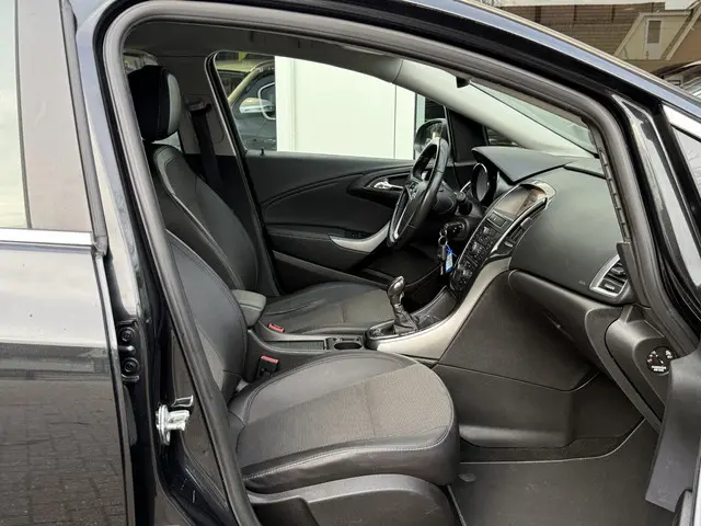 Opel Astra 1.4 Turbo Cosmo 5-drs 2013 Benzine 26