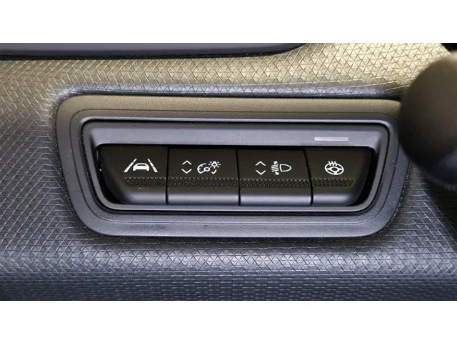 Mitsubishi Colt 1.0T First Edition 2024 Benzine 25