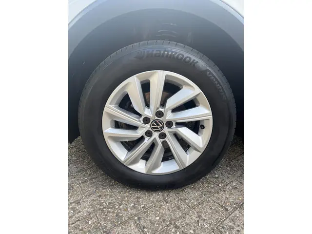 Volkswagen T-Cross 1.0 TSI Go 2023 Benzine 8