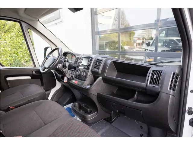 Citroën Jumper 2.2 BlHDi 140PK L2H2 33 2022 Diesel 13