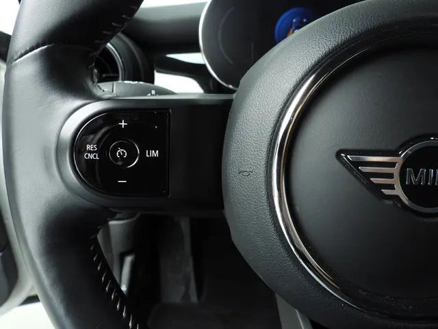 MINI 3-Deurs Cooper 2022 Benzine 13