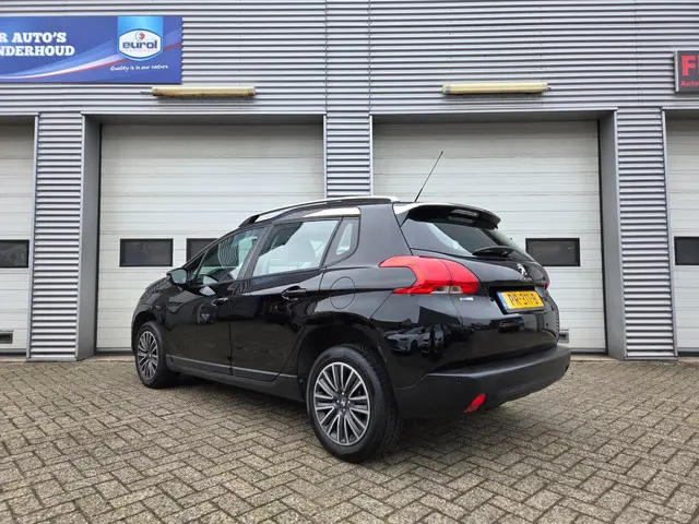 Peugeot 2008 1.2 PureTech Active 2015 Benzine 9