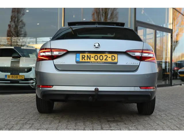 Škoda Superb 1.6 TDI AMBITION BUSINESS 2018 Diesel 11