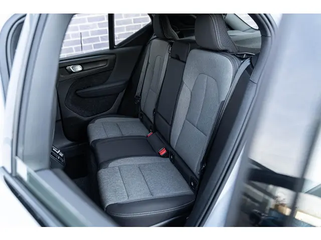 Volvo XC40 2.0 B4 Plus Dark 2025 Benzine 20