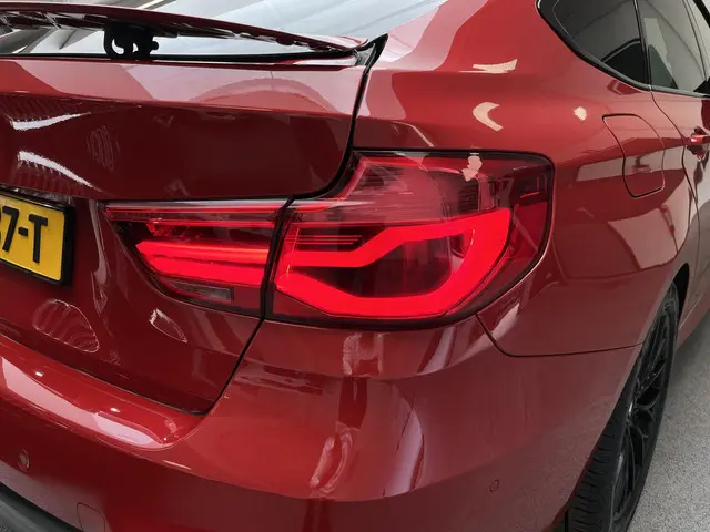 BMW 3 Serie Gran Turismo 320i GT M-Sport 2018 Benzine 42