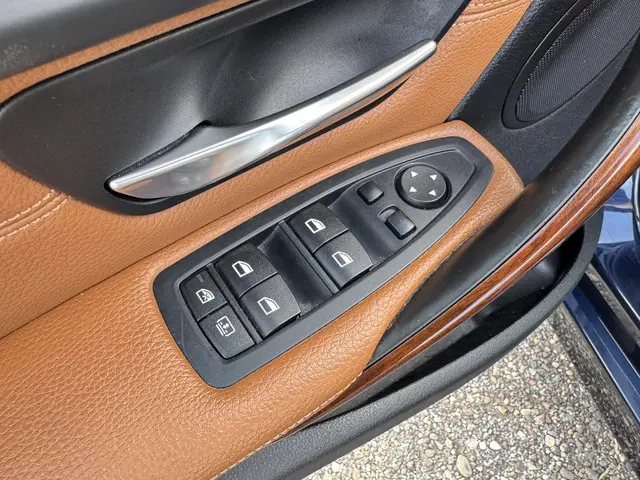 BMW 3 Serie 320i Upgrade Edition 2013 Benzine 13