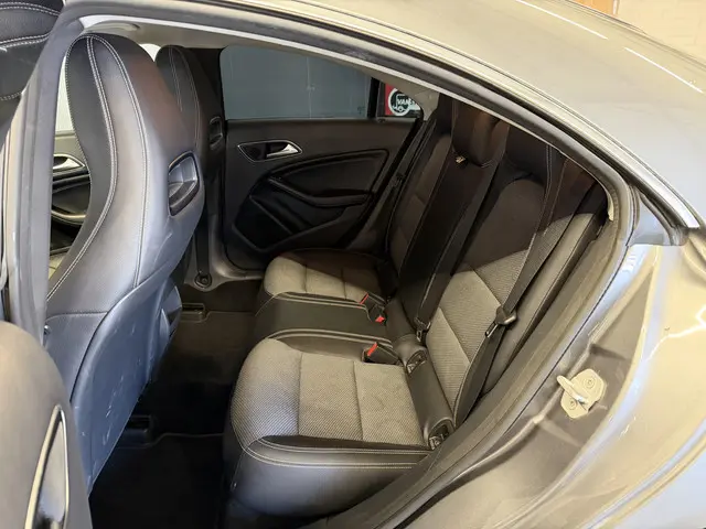 Mercedes-Benz CLA 180 Ambition 2013 Benzine 17