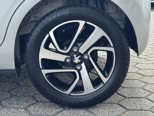 Peugeot 108 1.0 e-VTi Allure 2019 Benzine 11