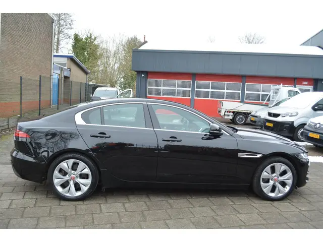 Jaguar XE 2.0 P250 SE 2020 Benzine 5