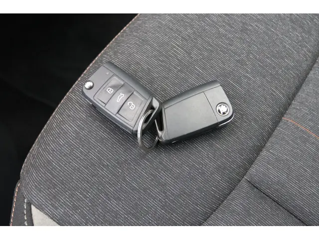 Škoda Kamiq 1.0 TSI 116PK AUT. BUSINESS ED. 2020 Benzine 41