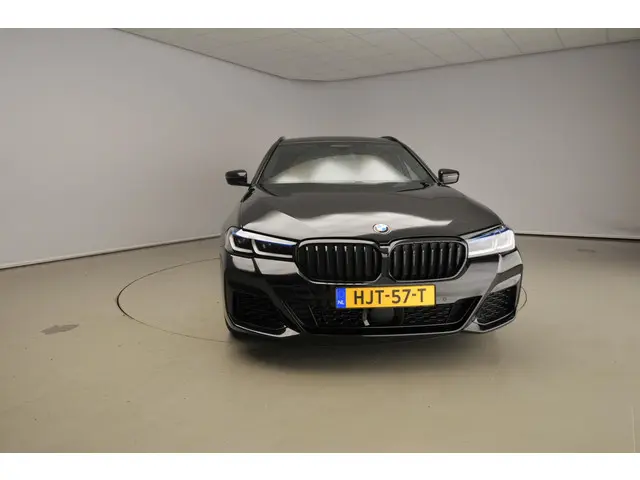 BMW 5 Serie Touring 540i xDrive 2023 Benzine 5