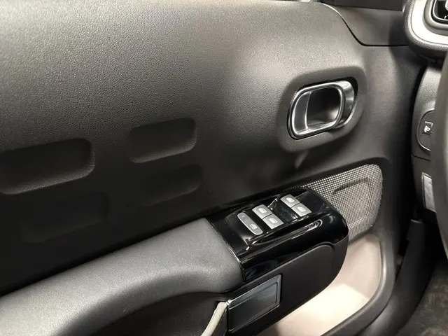 Citroën C3 1.2 PureTech Shine 2022 Benzine 19