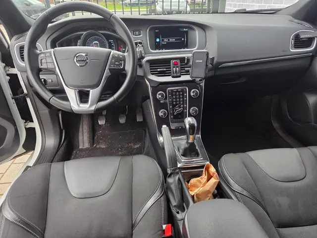 Volvo V40 2.0 T2 Momentum 2016 Benzine 4