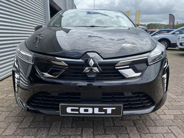 Mitsubishi Colt 1.0T MT First Edition 2024 Benzine 4