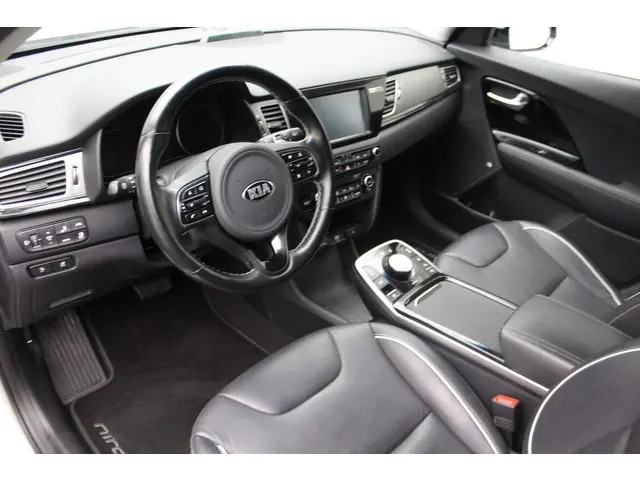 Kia e-Niro ExecutiveLine 64 kWh 2019 Elektrisch 8