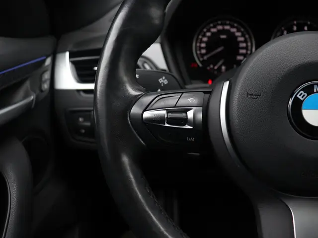 BMW X1 sDrive18i 2021 Benzine 24