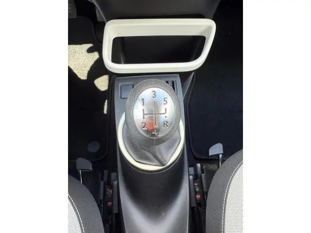 Renault Twingo 1.0 SCe Expression 2015 Benzine 28