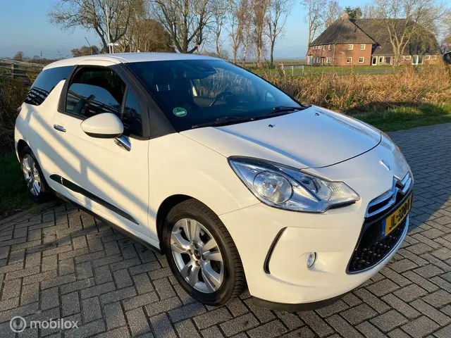 Citroën DS3 1.2 PureTech So Chic 2015 Benzine 4