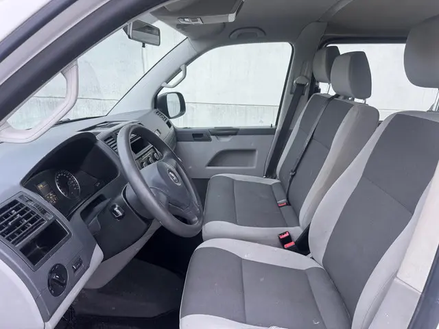 Volkswagen Transporter 2.0 TDI DC L1H2 2014 Diesel 9