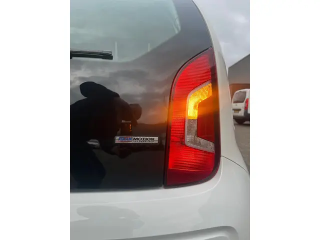 Volkswagen up! 1.0 move up! BlueMotion 2013 Benzine 6