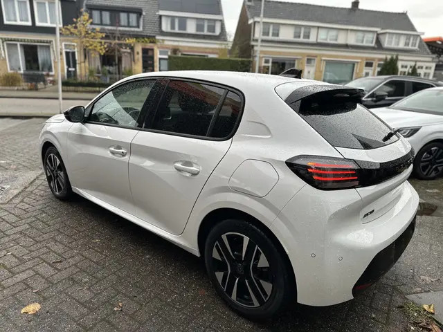 Peugeot 208 2
