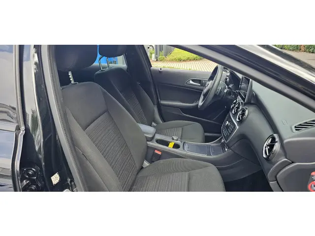 Mercedes-Benz A-Klasse 160 Business 2017 Benzine 11