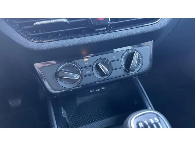 Škoda Fabia 1.0 MPI Ambition 2023 Benzine 18