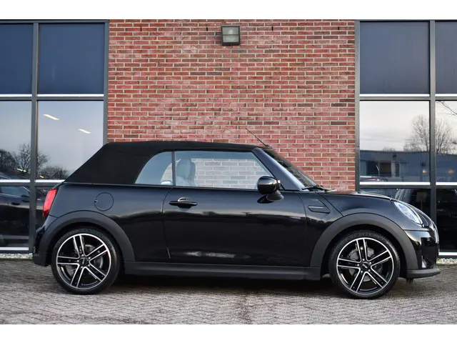 MINI Cooper Cabrio Mini 1.5 136pk aut 2021 Benzine 43