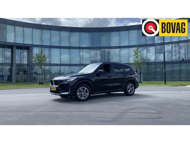 BMW X1 sDrive18i 2023 Benzine