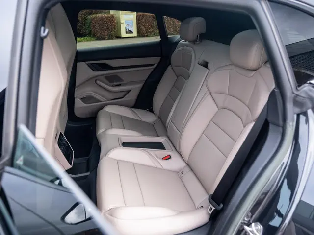 Porsche Taycan Sport Turismo 79 kWh 2022 Elektrisch 9