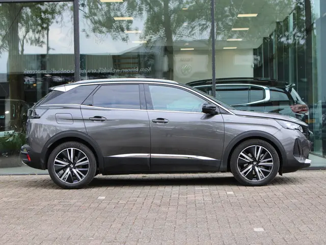 Peugeot 3008 1.6 HYbrid 225 GT 2021 Hybride Benzine 7