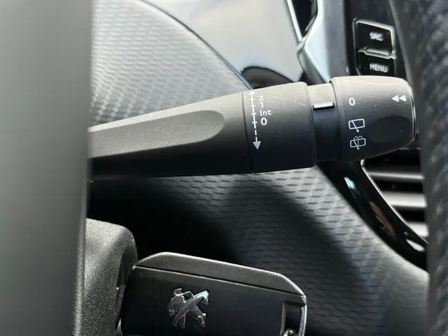 Peugeot 2008 1.2 PureTech Blue Lion 2017 Benzine 23