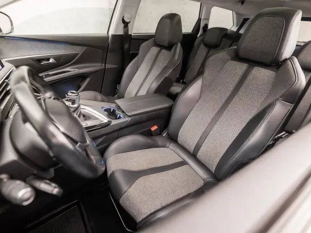 Peugeot 5008 1.2 PureTech Sport 7 Persoons 2018 Benzine 15