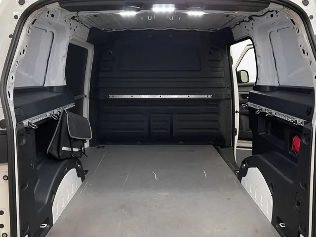 Volkswagen ID. Buzz Cargo 77 kWh 204pk 2023 Elektrisch 6