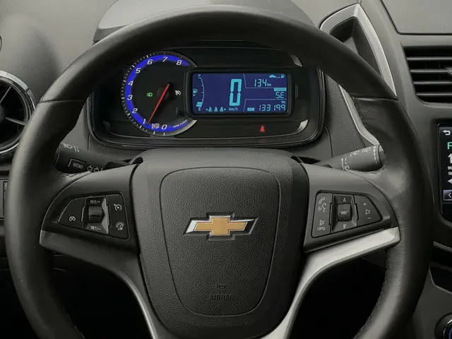 Opel Mokka 1.6 LT 2013 Benzine 23