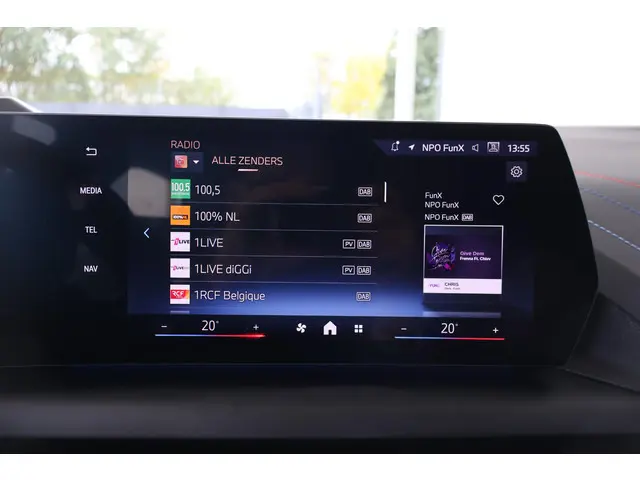 BMW 1 Serie 120 2024 Benzine 18